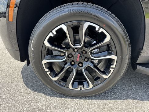 New 2026 GMC Yukon Elevation AWD/4WD image 13