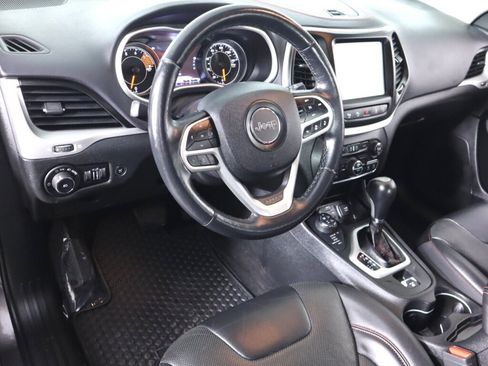 Used 2018 Jeep Cherokee Trailhawk w/ Quick Order Package 27L AWD/4WD image 9