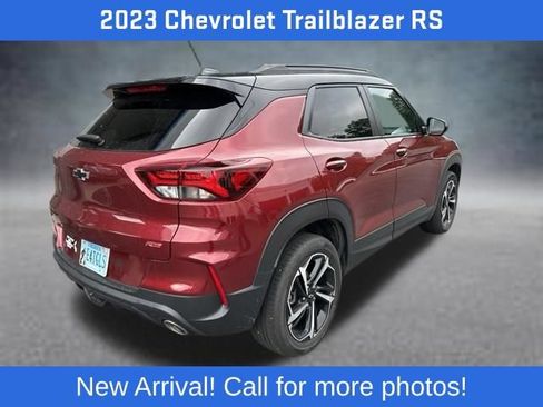 Used 2023 Chevrolet TrailBlazer RS w/ Convenience Package AWD/4WD image 3