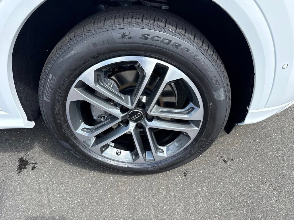 New 2026 Audi Q5 Premium AWD/4WD image 12