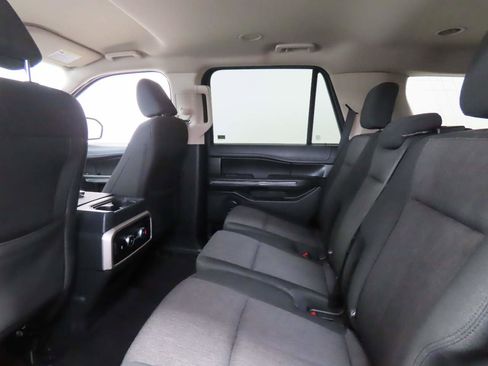 Used 2024 Ford Expedition XLT RWD image 17