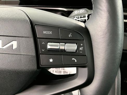 Used 2026 Kia Sportage EX w/ EX Panorama Roof Package image 12