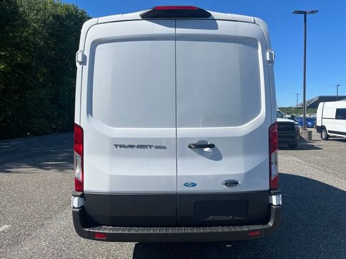 New 2025 Ford Transit 250 148 Medium Roof RWD image 19