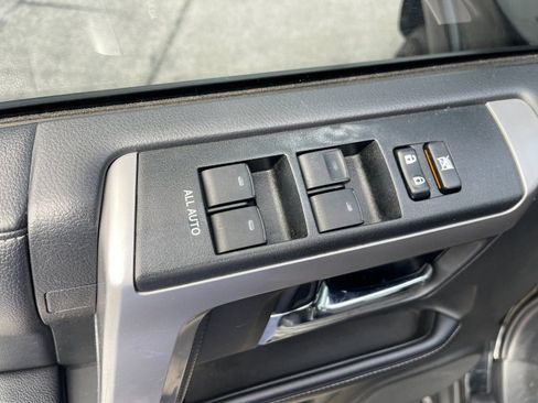 Used 2019 Toyota 4Runner SR5 AWD/4WD image 13