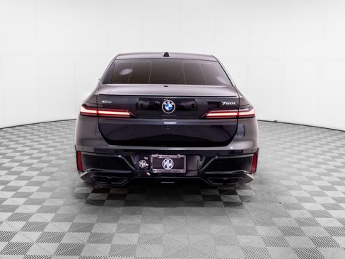 Used 2025 BMW 760i xDrive AWD/4WD image 5
