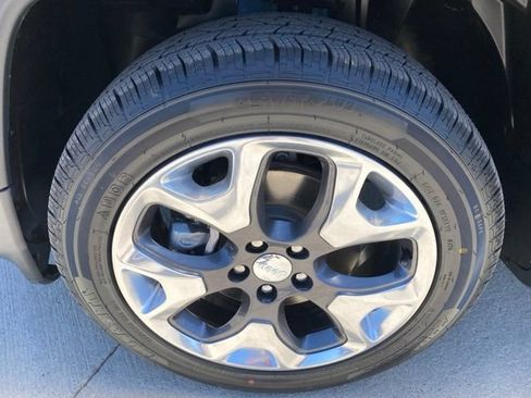Used 2019 Jeep Compass Limited AWD/4WD image 24