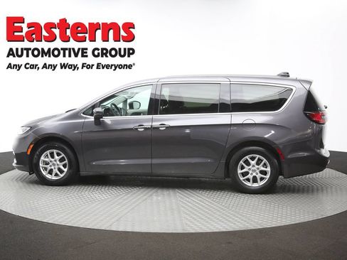 Used 2023 Chrysler Pacifica Touring-L FWD image 62
