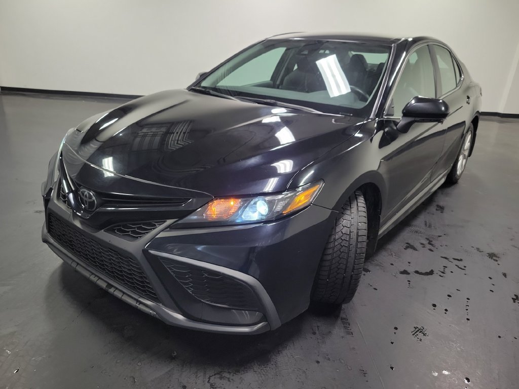 Used 2024 Toyota Camry SE FWD image 4