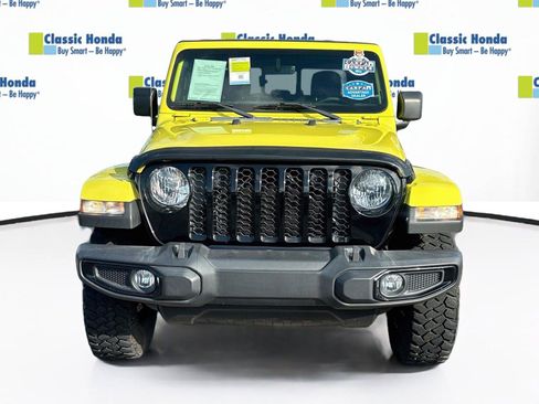 Used 2023 Jeep Gladiator Sport AWD/4WD image 2