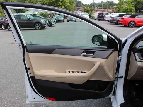 Used 2019 Hyundai Sonata SE FWD image 11