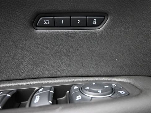 Used 2024 Cadillac XT6 Premium Luxury w/ Technology Package AWD/4WD image 17