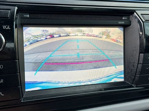 Used 2014 Toyota Corolla LE image 24