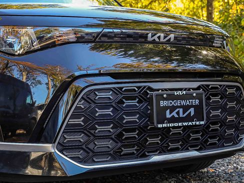 Certified 2023 Kia Soul GT-Line image 28