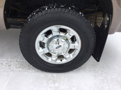 Used 2015 Ford F350 Lariat w/ Chrome Package image 5