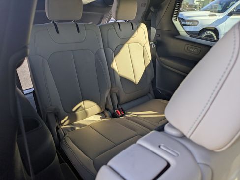 Certified 2024 Jeep Grand Cherokee L Limited w/ Luxury Tech Group II image 34