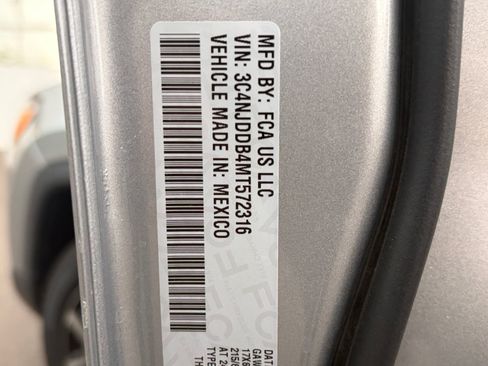 Used 2021 Jeep Compass Trailhawk AWD/4WD image 33