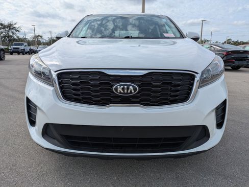 Used 2020 Kia Sorento LX image 3