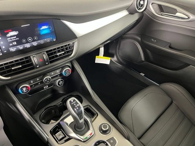 Used 2026 Alfa Romeo Giulia AWD w/ Driving Assist Package image 37