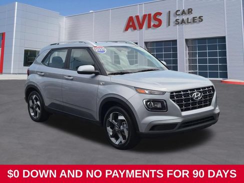 Used 2025 Hyundai Venue SEL FWD image 3
