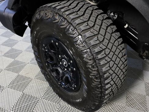 Used 2023 Ford Bronco Wildtrak image 46