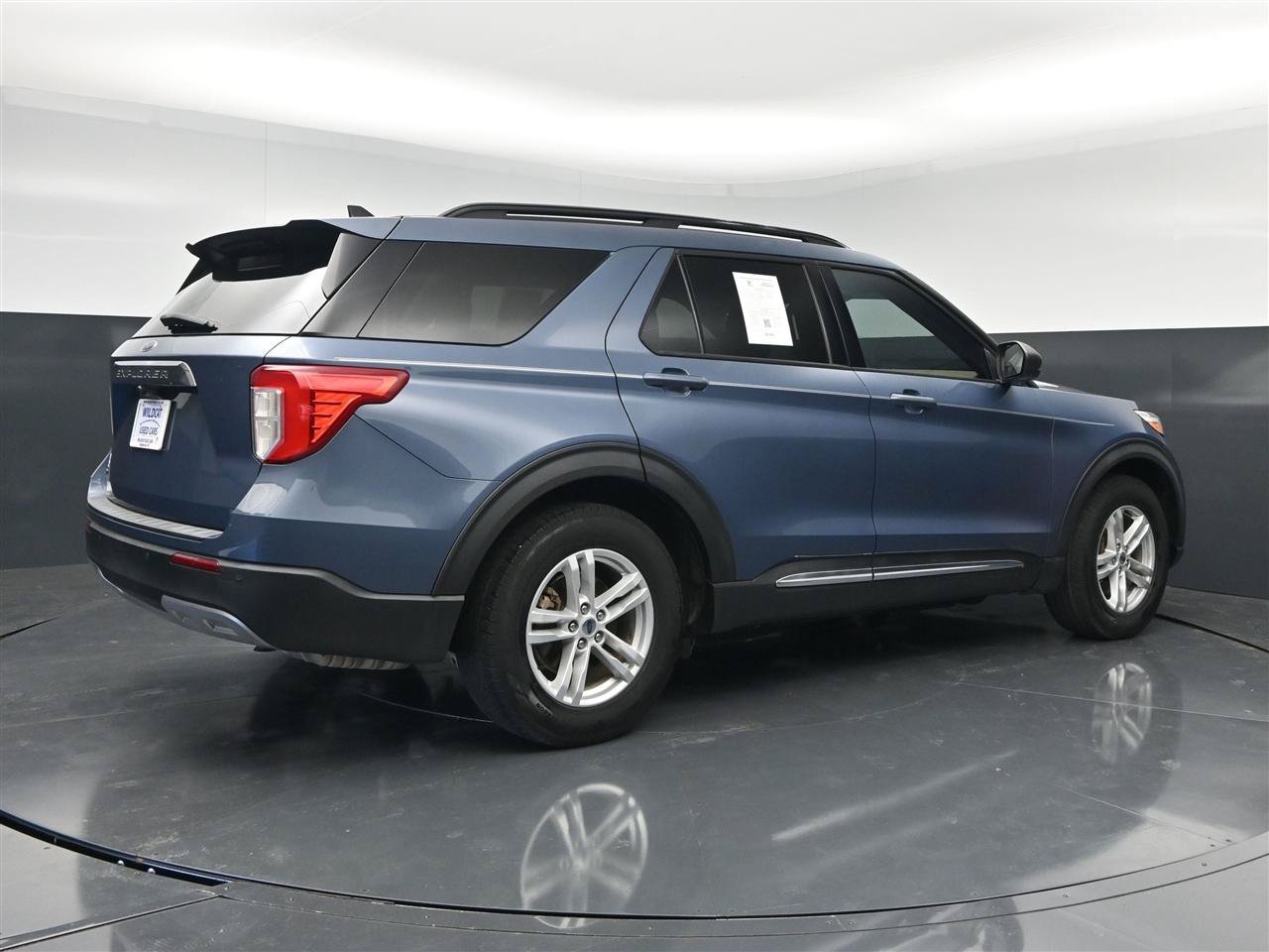 Used 2021 Ford Explorer XLT w/ Equipment Group 202A RWD image 5