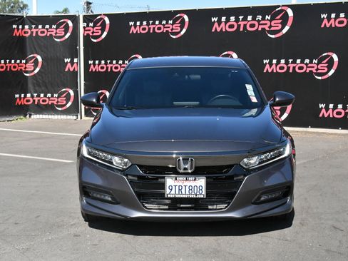 Used 2018 Honda Accord Sport image 2