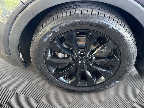Used 2020 Kia Sorento EX FWD image 36