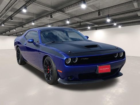 Used 2018 Dodge Challenger T/A image 2