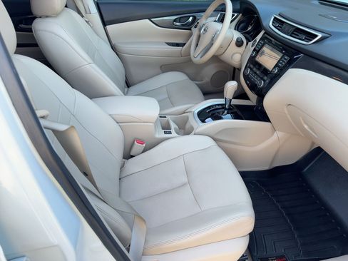 Used 2015 Nissan Rogue SL w/ SL Premium Package image 31