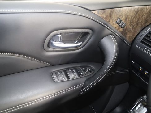 Used 2023 INFINITI QX80 Premium Select w/ All-Season Package image 35