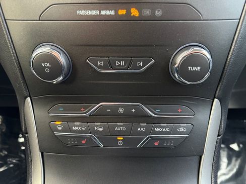 Used 2020 Ford Edge SEL w/ Convenience Package image 18