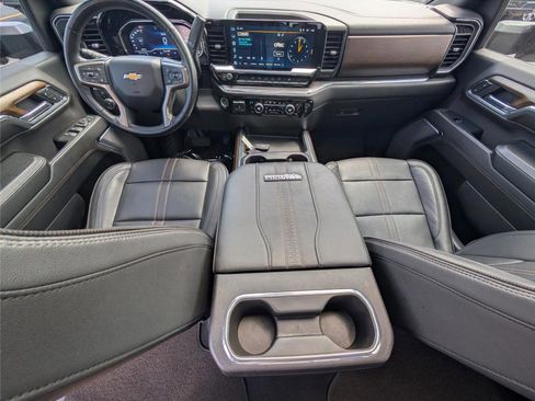 Used 2024 Chevrolet Silverado 2500 High Country w/ High Country Premium Package image 27