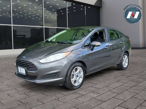 Used 2016 Ford Fiesta SE FWD image 1