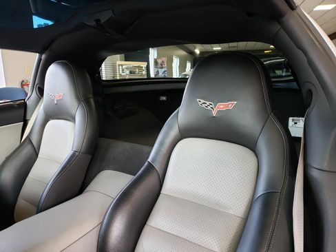 Used 2007 Chevrolet Corvette Coupe w/ Preferred Equipment Group RWD image 5