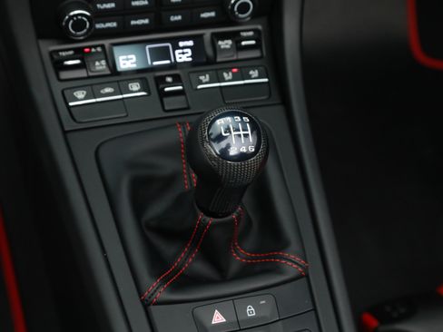 Used 2019 Porsche 911 Speedster RWD image 30
