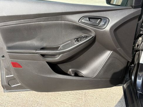 Used 2018 Ford Focus S FWD image 10