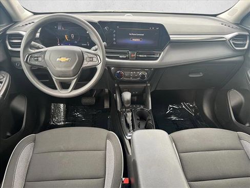 Used 2025 Chevrolet TrailBlazer LT image 11