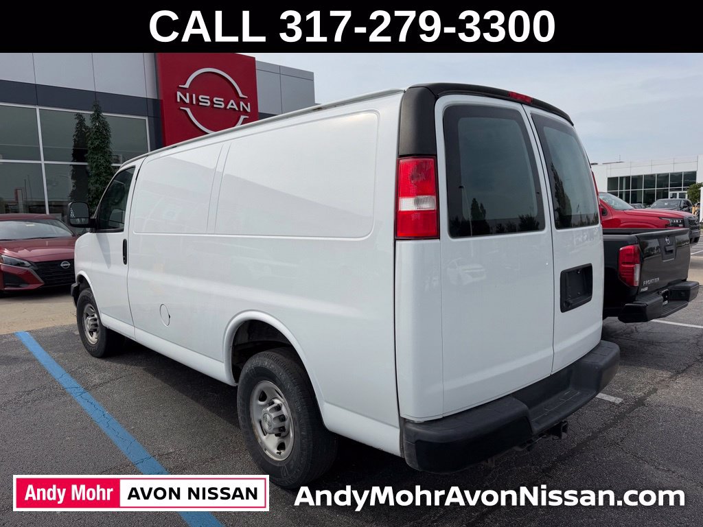 Used 2023 Chevrolet Express 2500 w/ Driver Convenience Package RWD image 4
