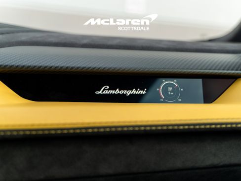 Used 2024 Lamborghini Revuelto image 37