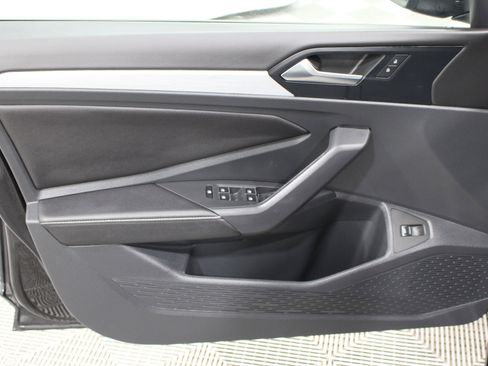 Used 2025 Volkswagen Jetta Sport image 6