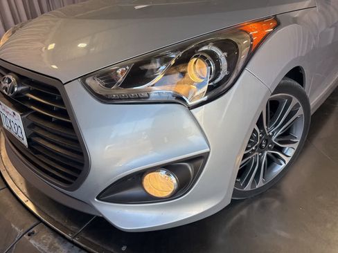 Used 2016 Hyundai Veloster Turbo w/ Option Group 04 FWD image 9