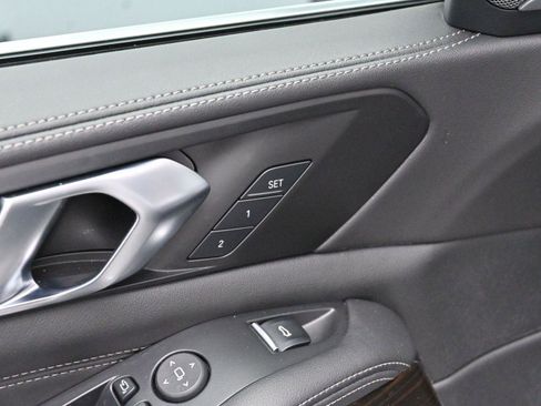 Used 2024 BMW X5 xDrive40i w/ Premium Package image 11