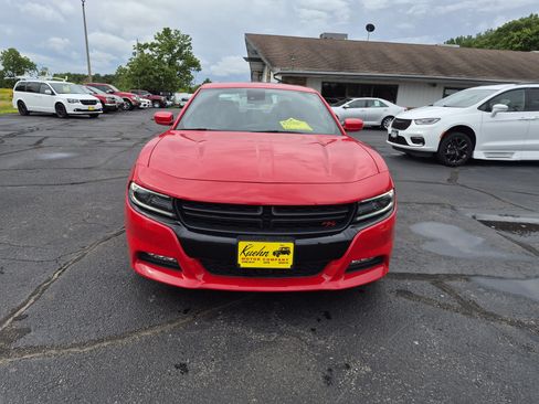 Used 2016 Dodge Charger R/T RWD image 3