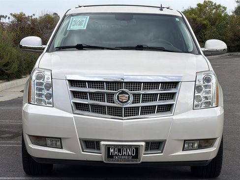 Used 2014 Cadillac Escalade ESV Platinum AWD/4WD image 9
