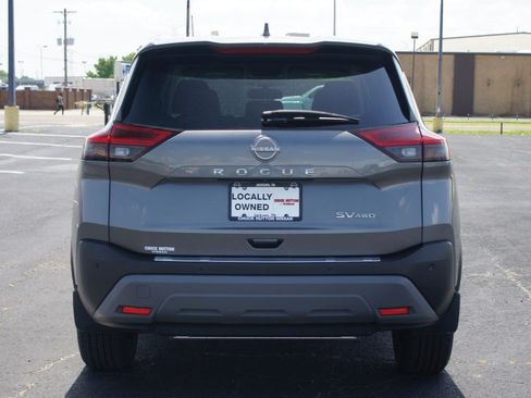 Used 2023 Nissan Rogue SV AWD/4WD image 3