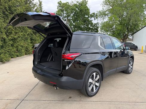 Used 2023 Chevrolet Traverse LT w/ LT Premium Package FWD image 33