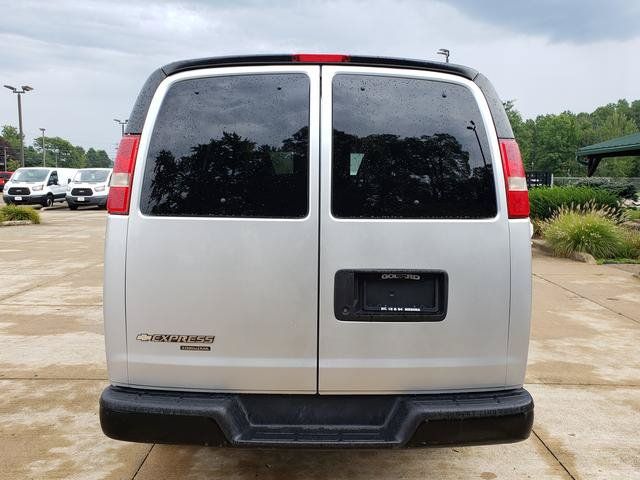 Used 2016 Chevrolet Express 2500 LS RWD image 4