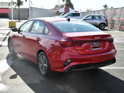 Used 2023 Kia Forte LXS w/ LXS Technology Package image 6