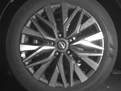 Used 2025 Nissan Altima 2.5 SV FWD image 12