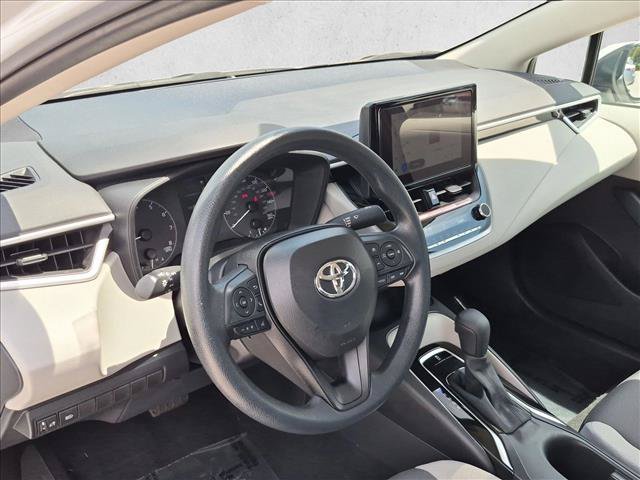 Used 2025 Toyota Corolla LE FWD image 10